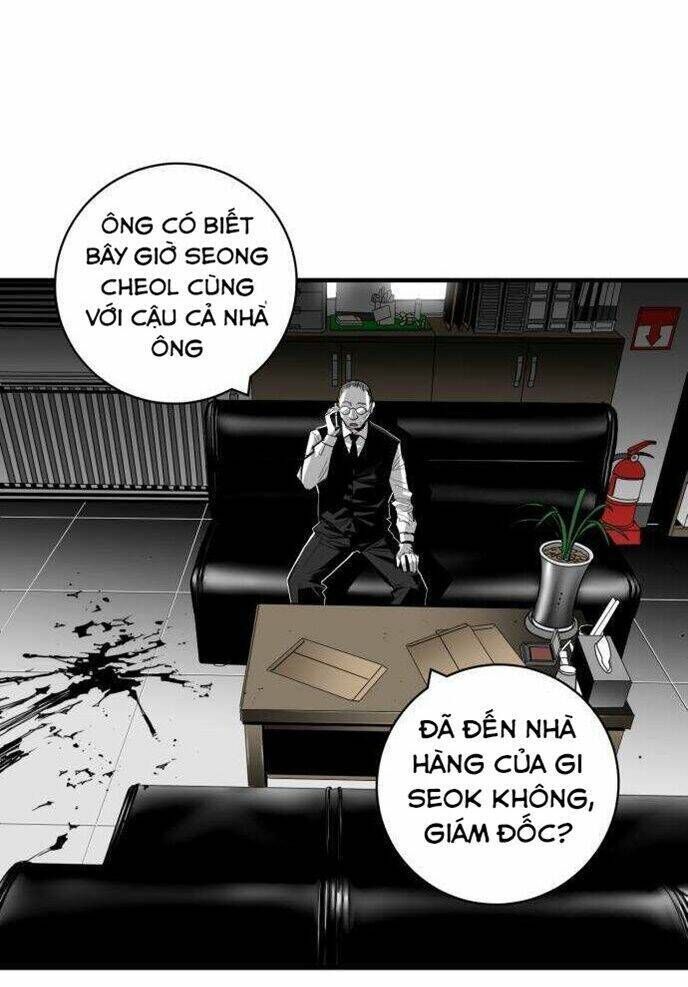 quảng trường máu chapter 42 - Trang 2